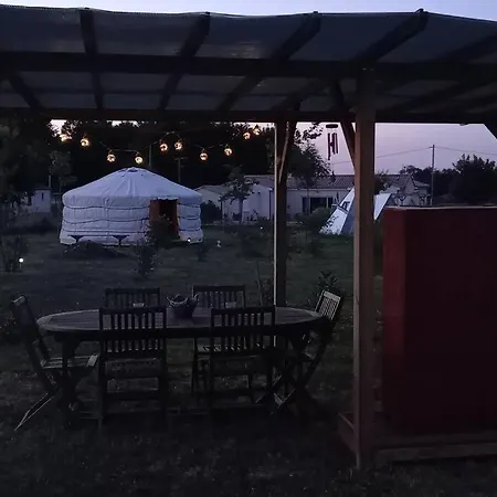 Magnifique Studio Avec Terrasse Et Acces Piscine *