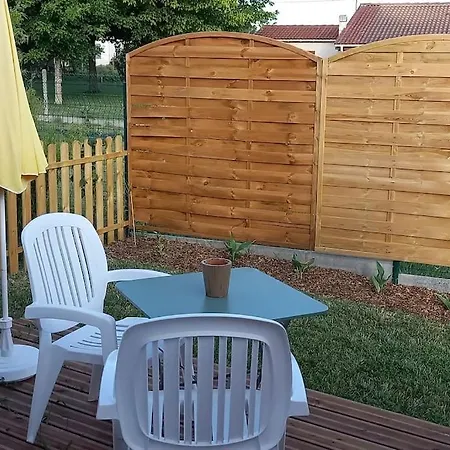 Magnifique Studio Avec Terrasse Et Acces Piscine